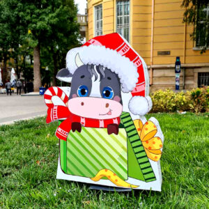 12 Figura 3D - VĂCUŢĂ în cutie de Crăciun